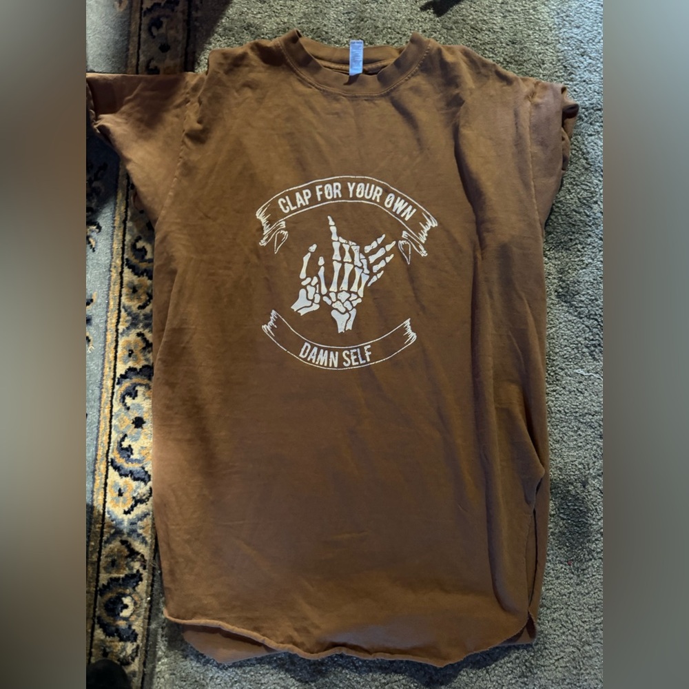 Pebby Forevee t shirt medium